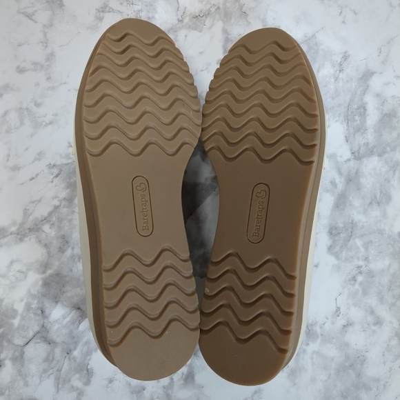 Baretraps Addison Cream Loafers with Brown Accent , Size 7.5M - Picture 6 of 9